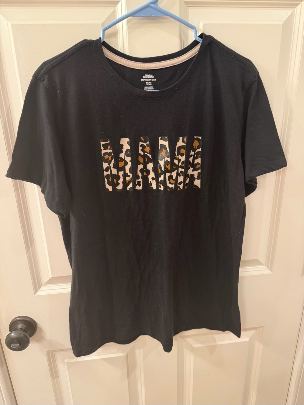 Women’s Black Graphic Tee with Leopard Print Accent Size XL